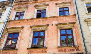 Kiedy budynek staje się zabytkiem? Odkryj kluczowe kryteria i proces