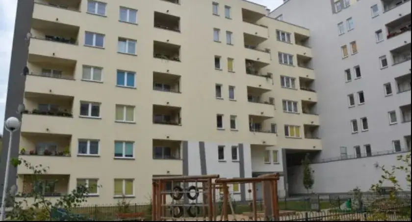 Zdjęcie Czy można wykupić mieszkanie komunalne w Warszawie? Sprawdź warunki