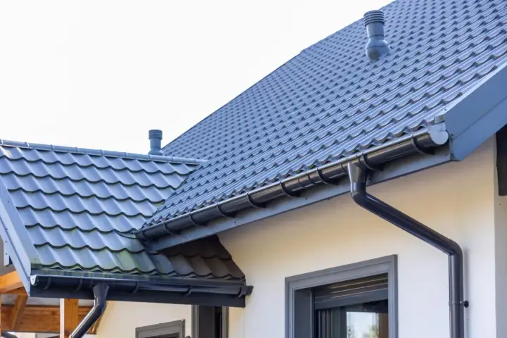 Dachówka ceramiczna - Ile naprawdę kosztuje m²? Pełna wycena!